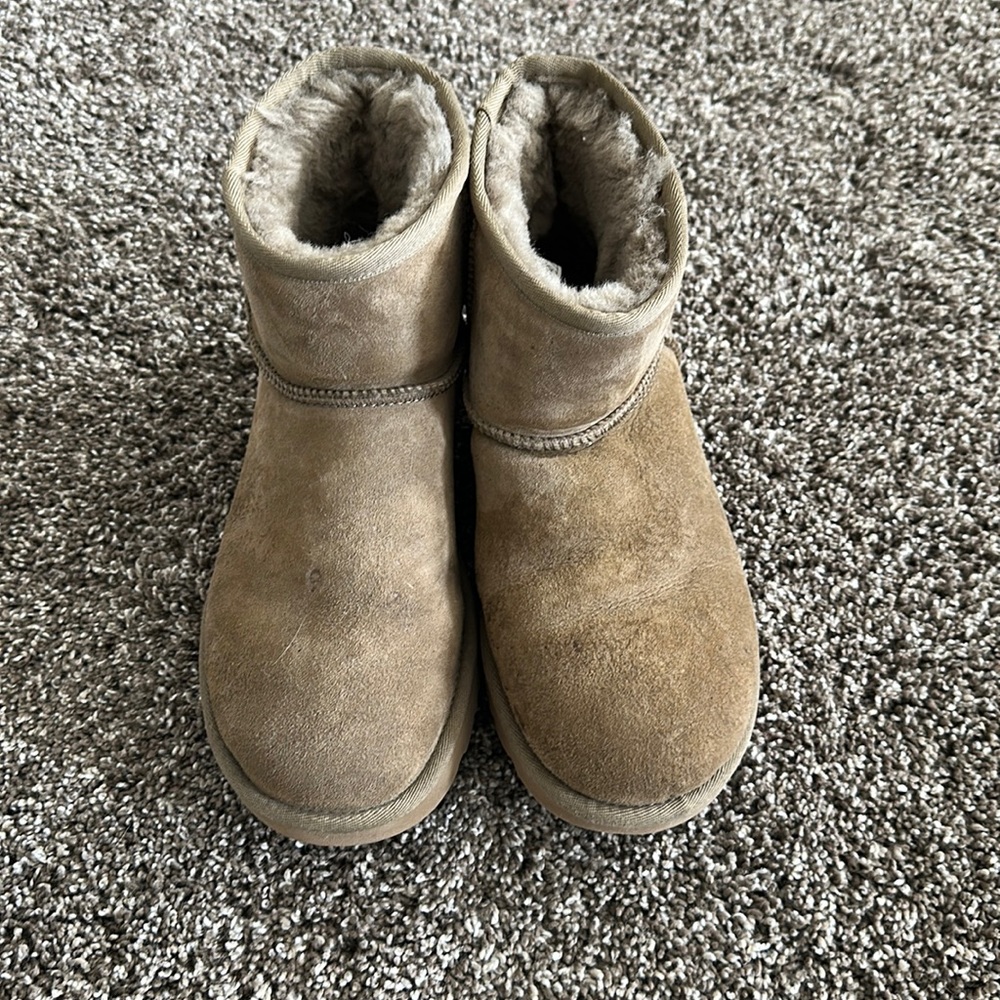 Ugg minis